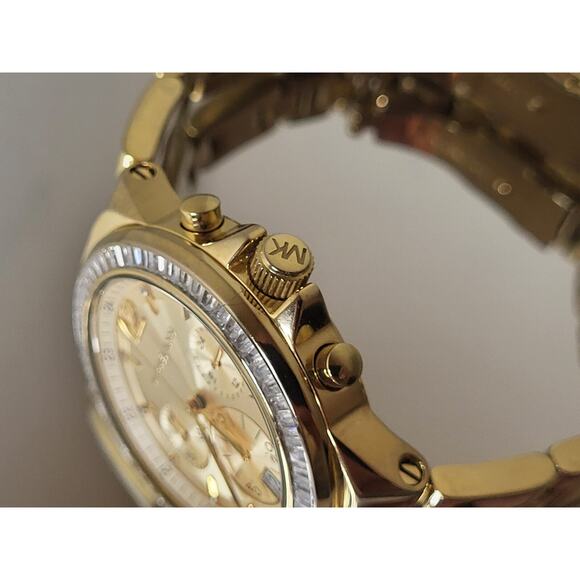 Michael Kors Women's Classic Gold Tone Chronograph Watch MK6212 New Battery - Picture 4 of 9